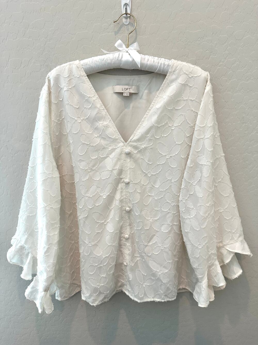 LOFT White Floral Jacquard Bell Sleeve Button Front Blouse Top Feminine XL - Picture 1 of 6